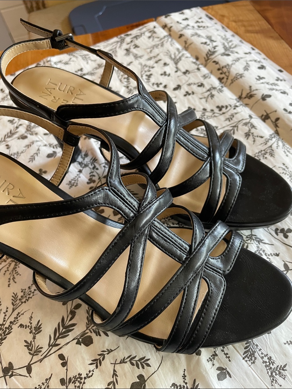 Naturalizer Baylor Black Strappy Slingback Heels. NWOT. Never worn! Brand new.